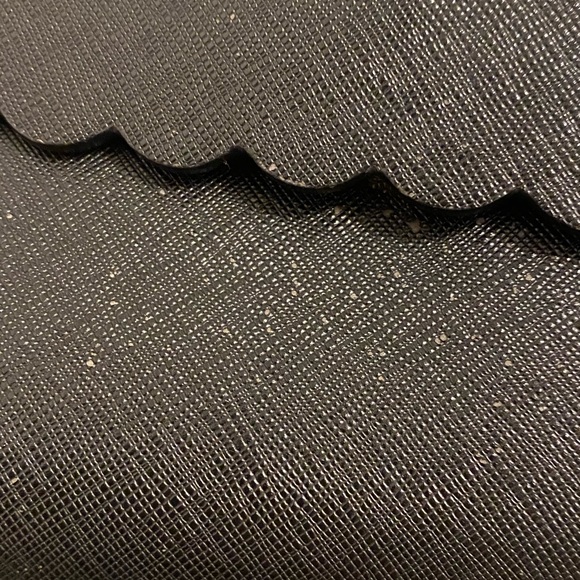 Black h&m purse with ruffle design - Picture 8 of 10